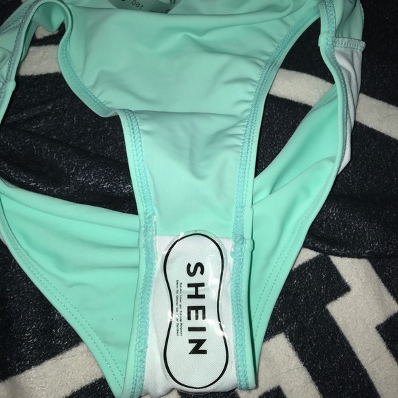 Mint Bikini - Picture 2 of 4